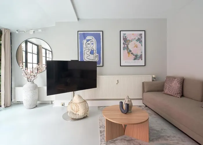 Stylish Ground Floor Apartment Perfect For Couples